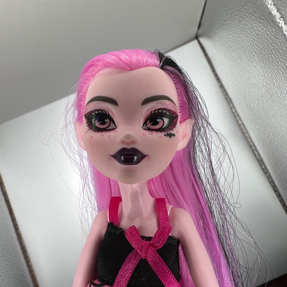 Monster High Draculaura G3 Doll Pink Black Split Hair Spiderweb Dress Mattel